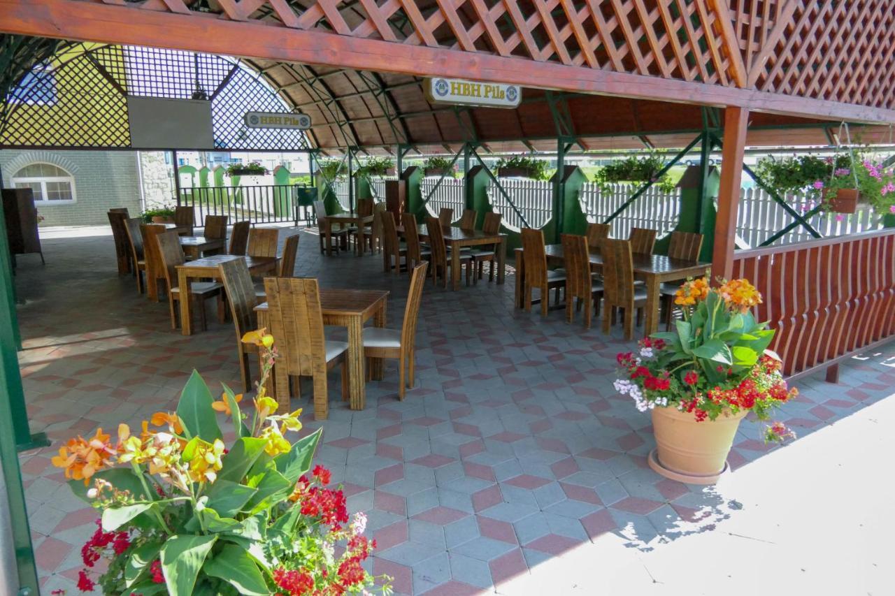 Bed and Breakfast HBH Bajor Sörház, Étterem és Panzió Kazincbarcika Esterno foto
